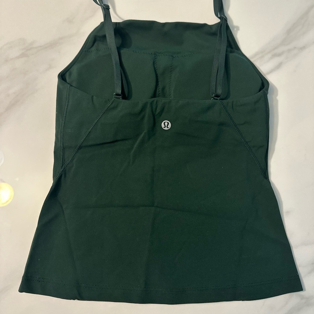 Lululemon Green Fitted Camisole with V-Neck and Spaghetti Straps